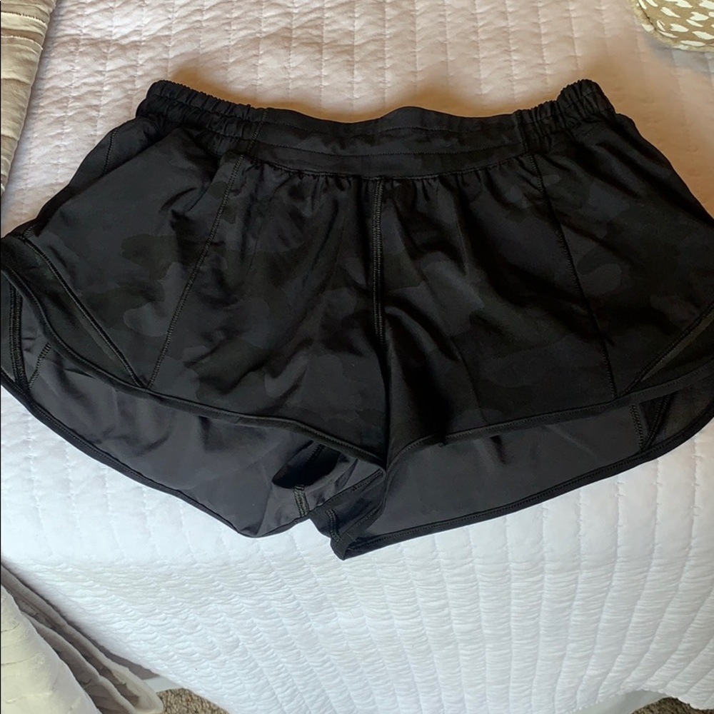 Camo lulu shorts